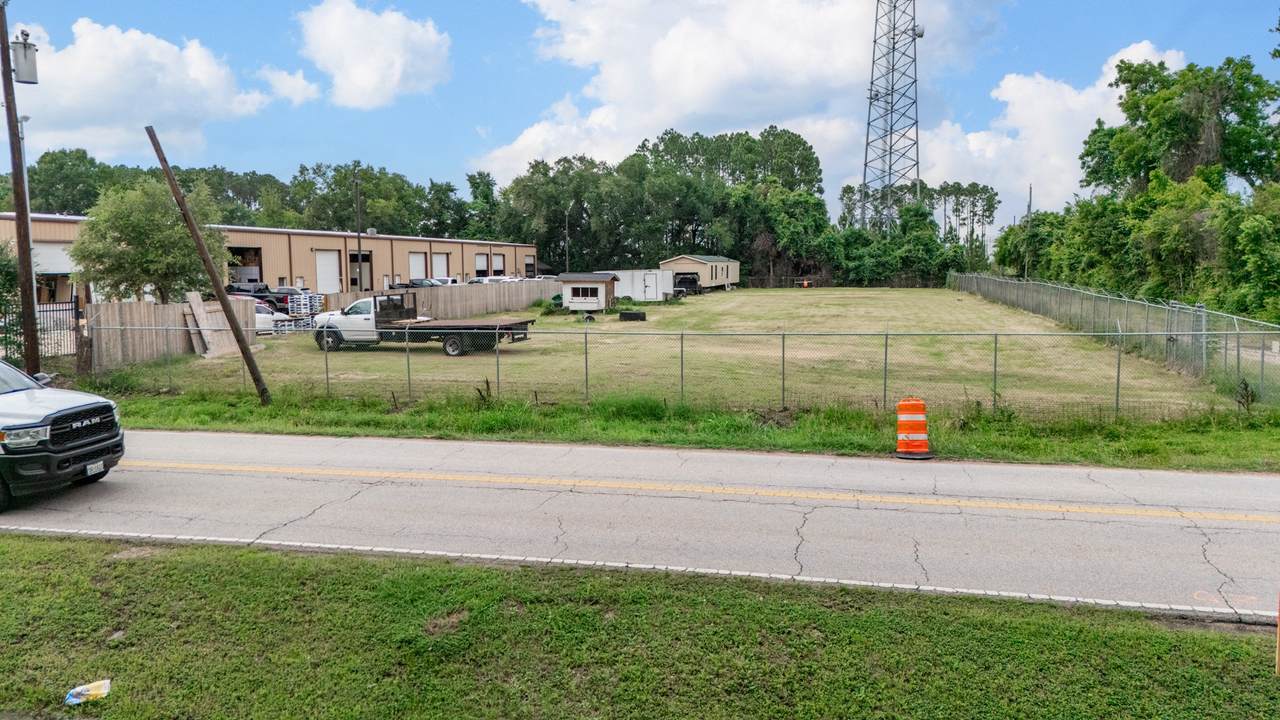 4628 Allum Road - Photo 1