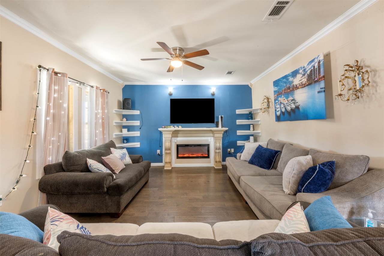 588 Road 5705 - Photo 1