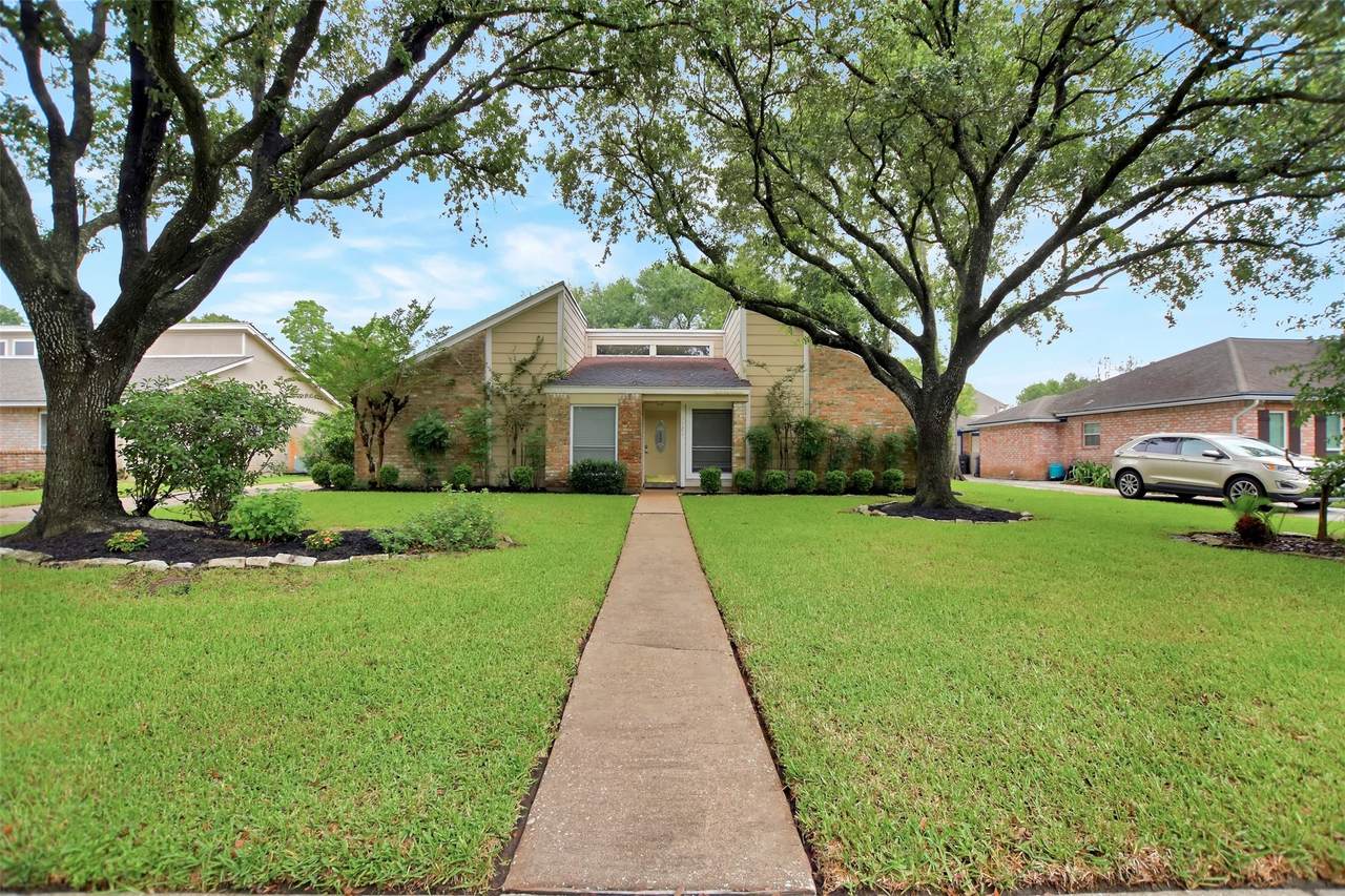 15326 Glamorgan Drive - Photo 1