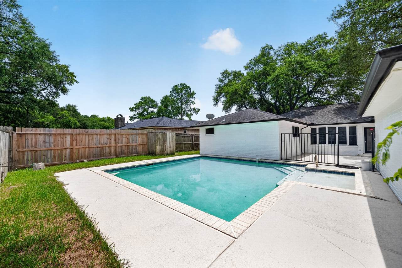 16303 Townes Road - Photo 1