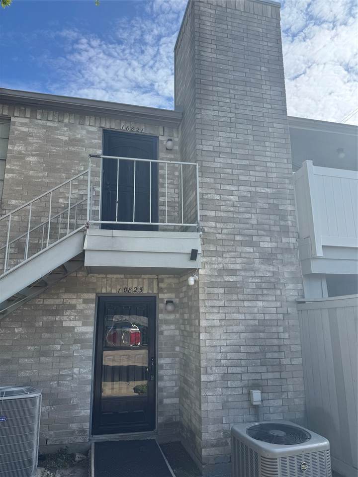 10821 Braes Bend Drive - Photo 1
