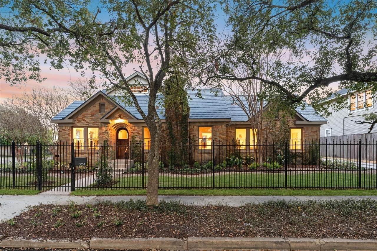 304 Bayland Avenue - Photo 1