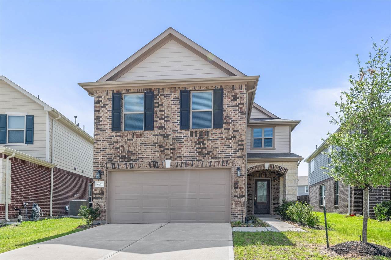 4811 Ranleagh Court - Photo 1