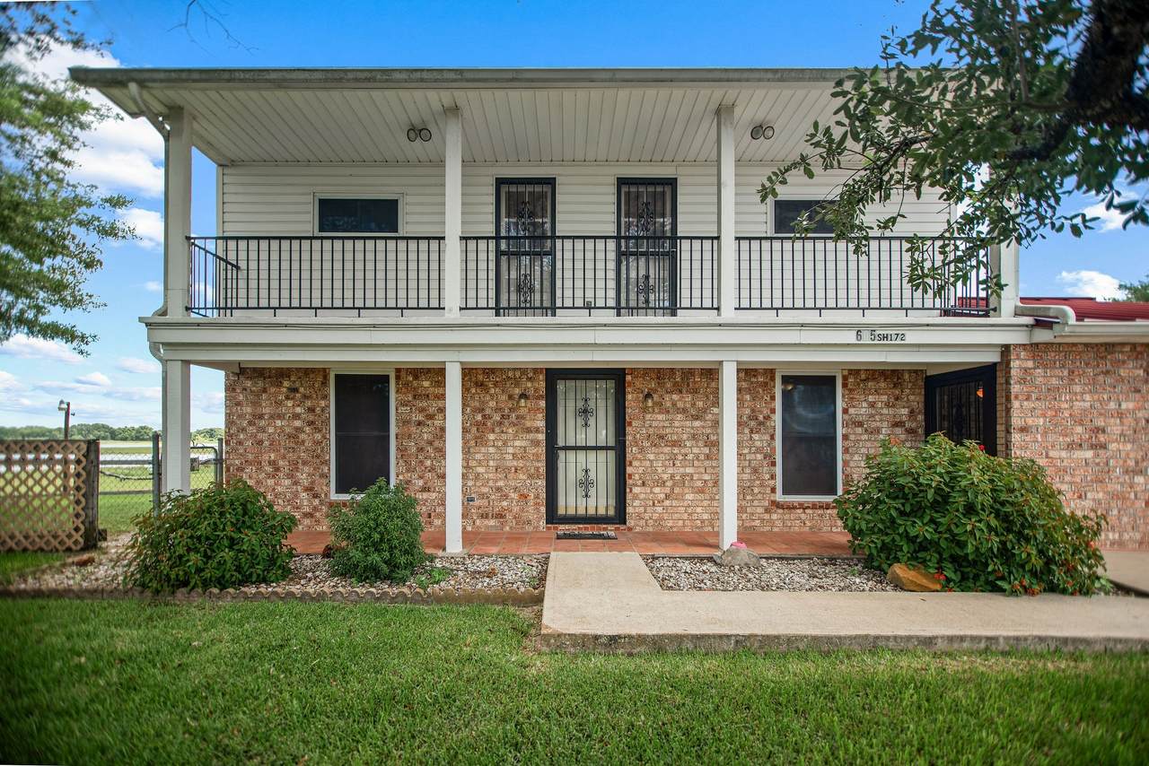 605 State Highway 172 - Photo 1