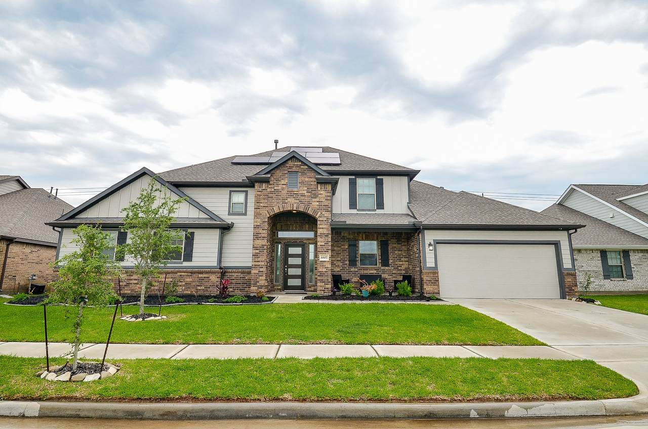 6807 Vista Ledge Drive - Photo 1