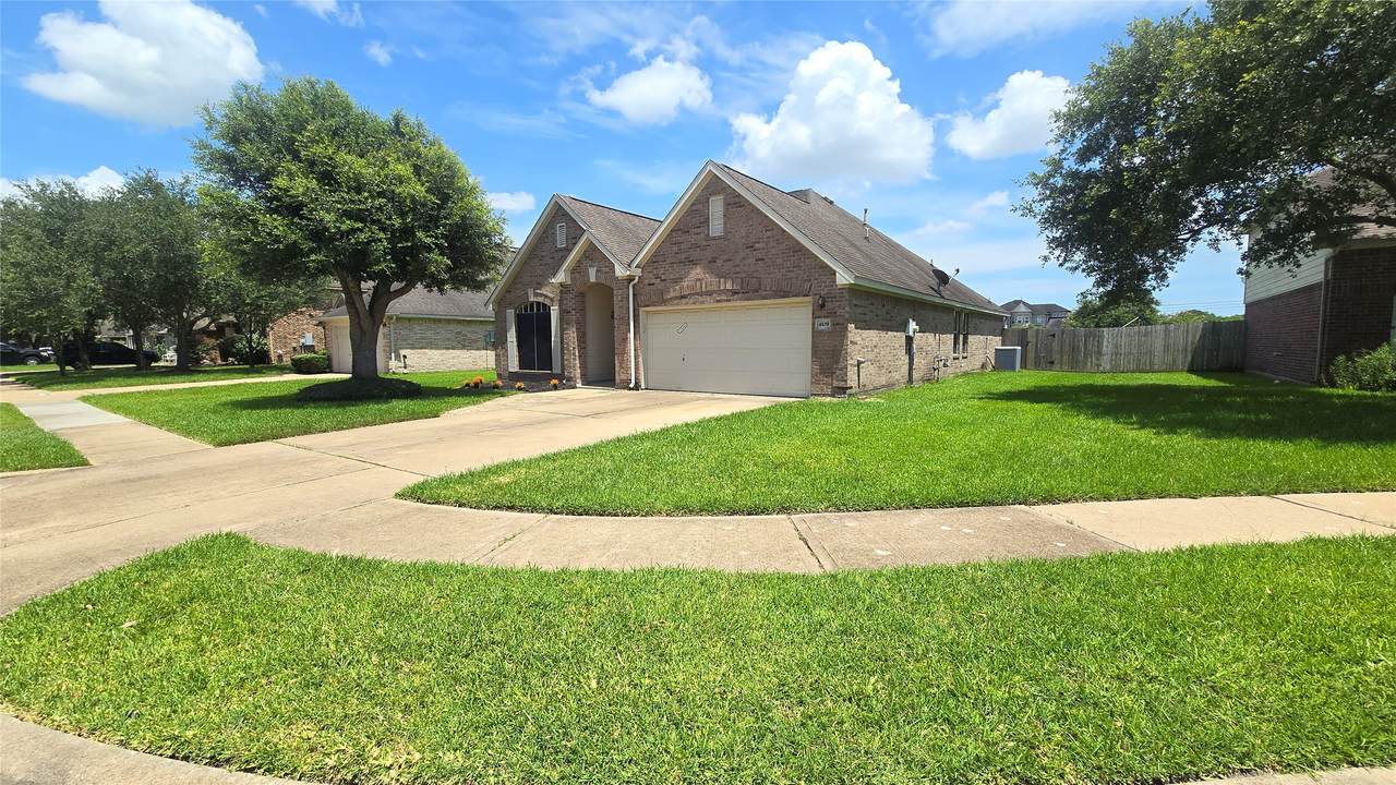 4109 Oak Point Drive - Photo 1