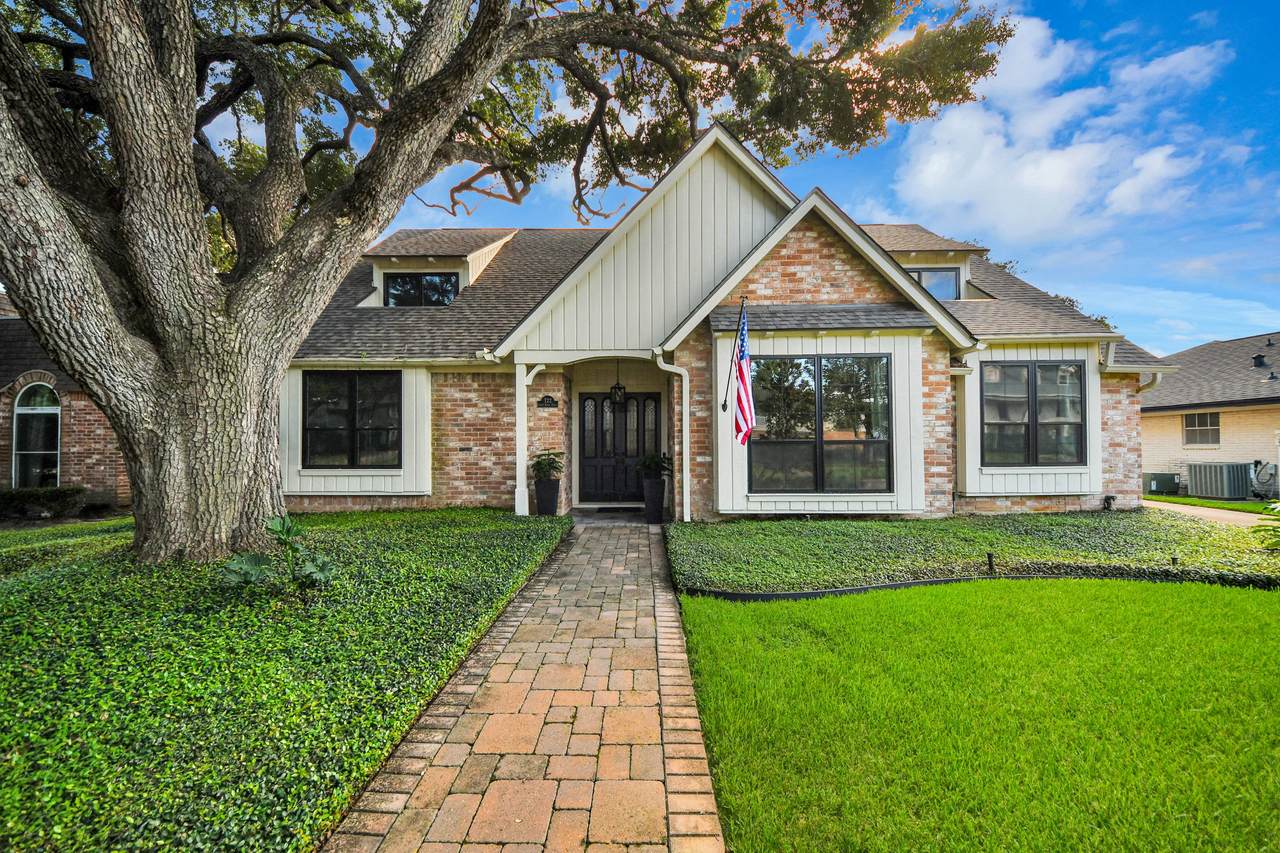 722 Chevy Chase Circle - Photo 1