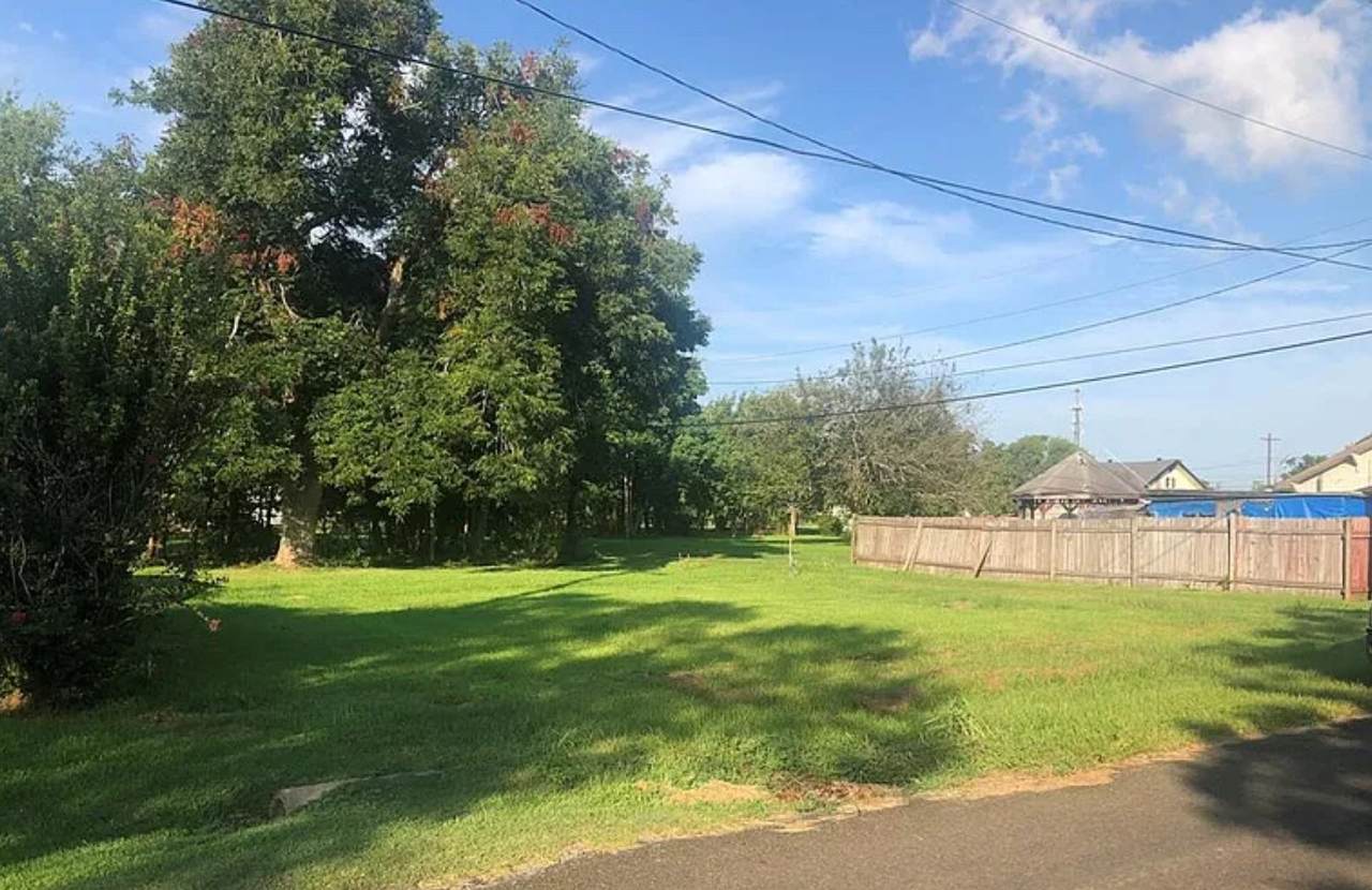 515 Lake Charles Avenue - Photo 1