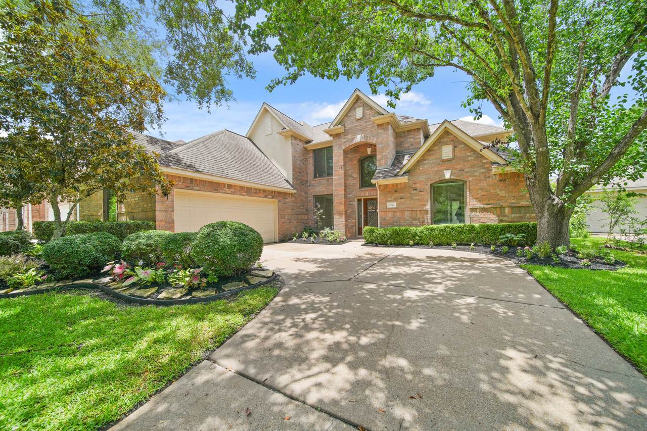 2714 Plantation Wood Lane - Photo 1