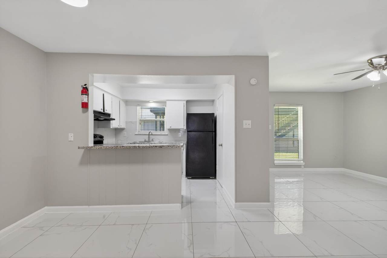 10600 Post Oak Road - Photo 1