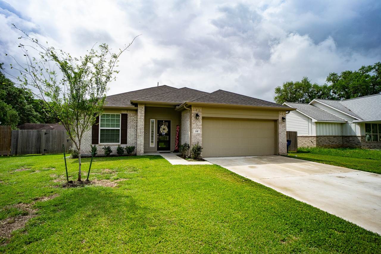 247 Freeman Boulevard - Photo 1