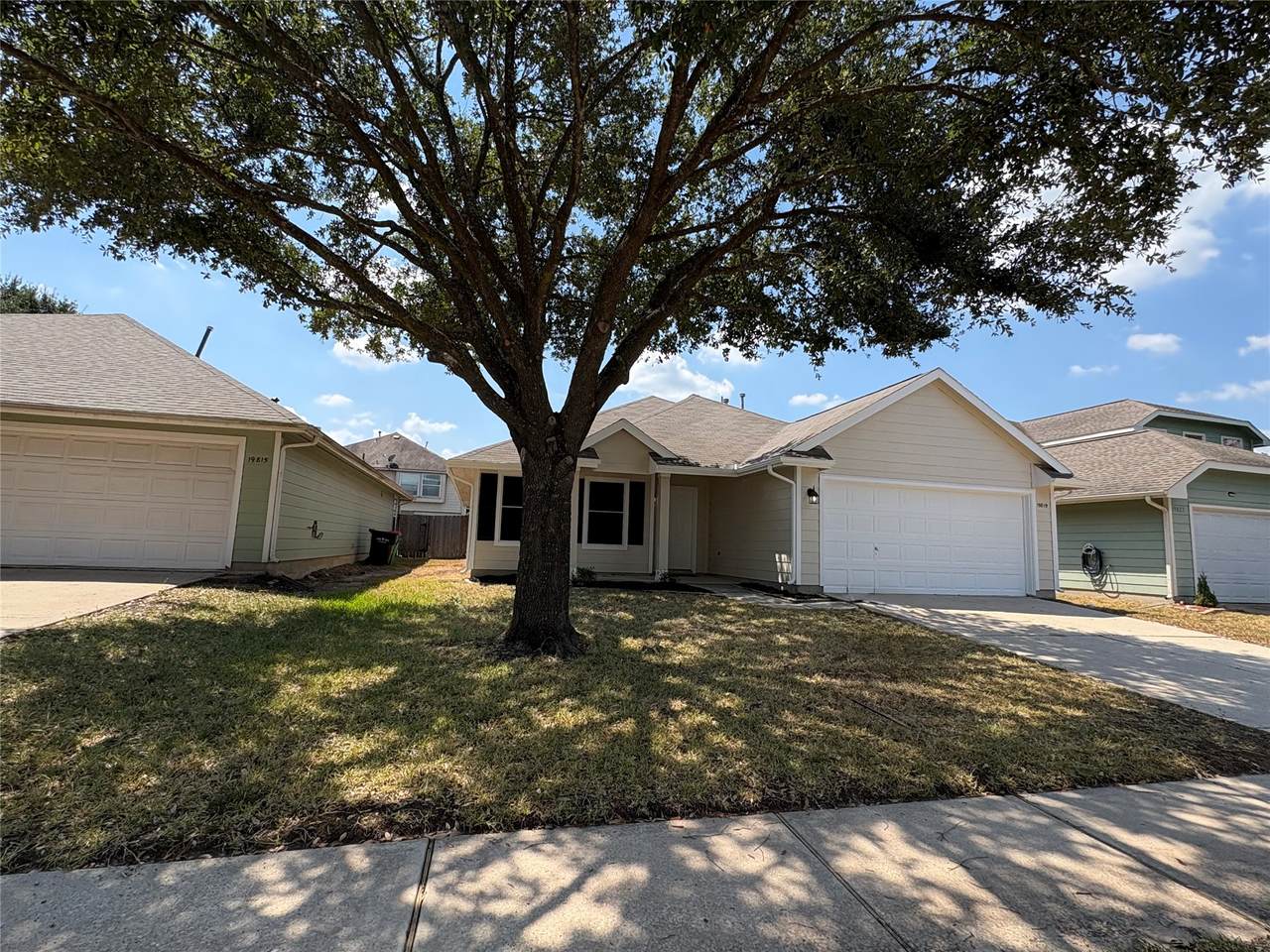 19819 River Breeze Drive - Photo 1