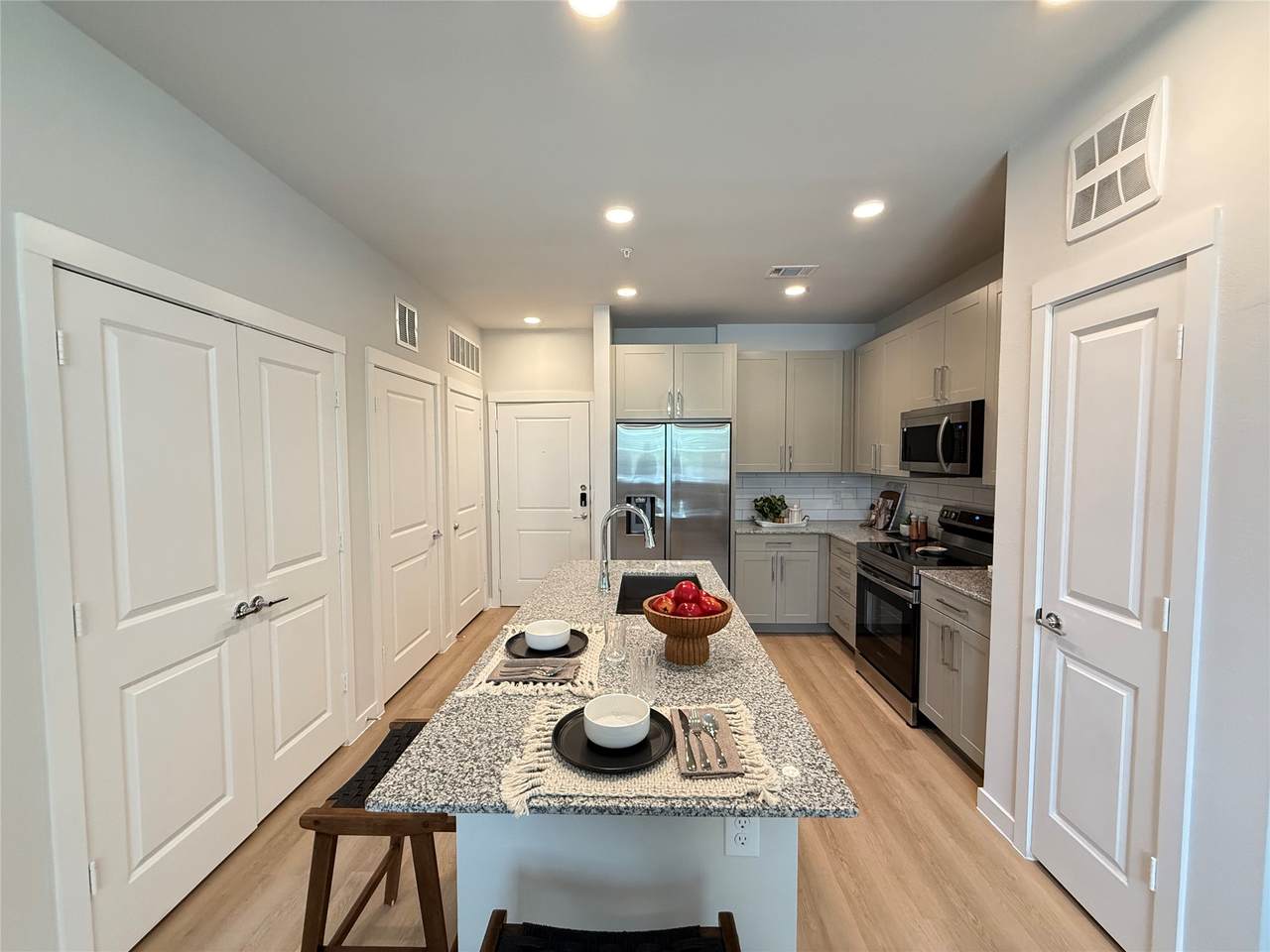 1610 Campbell Rd - Photo 1