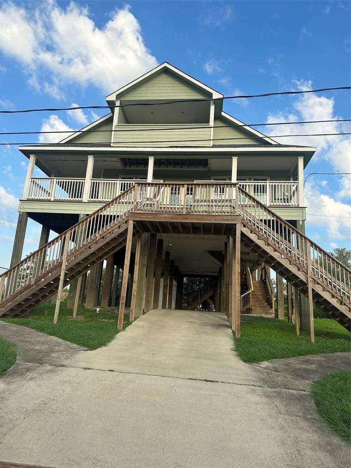 205 Rue Orleans Street - Photo 1