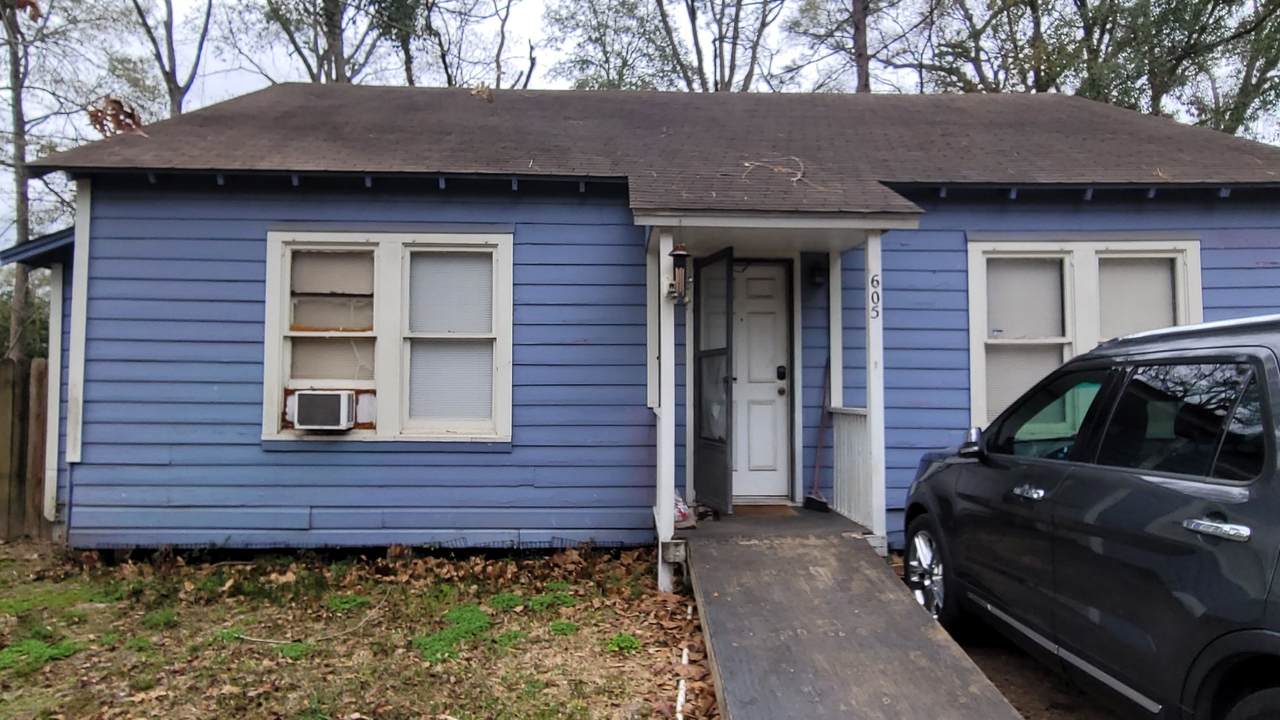 605 Arvon Street - Photo 1