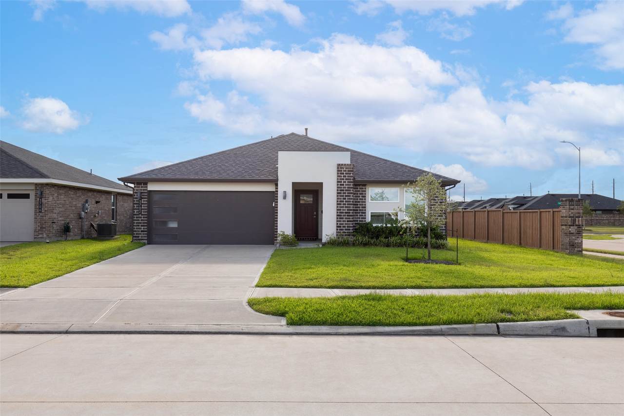 3702 Sparkman Lane - Photo 1