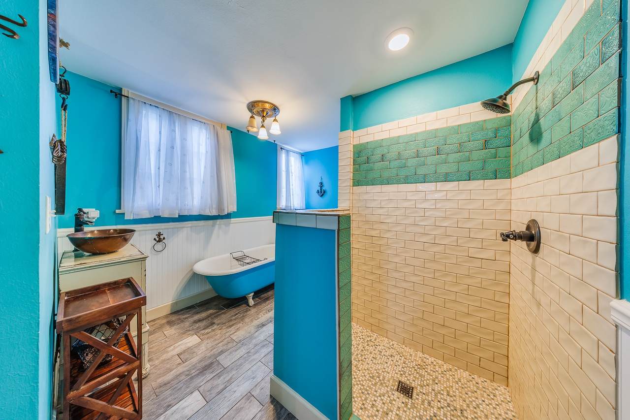 2404 Bernardo De Galvez - Photo 1