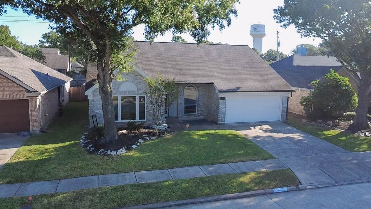 16039 Surrey Woods Drive - Photo 1