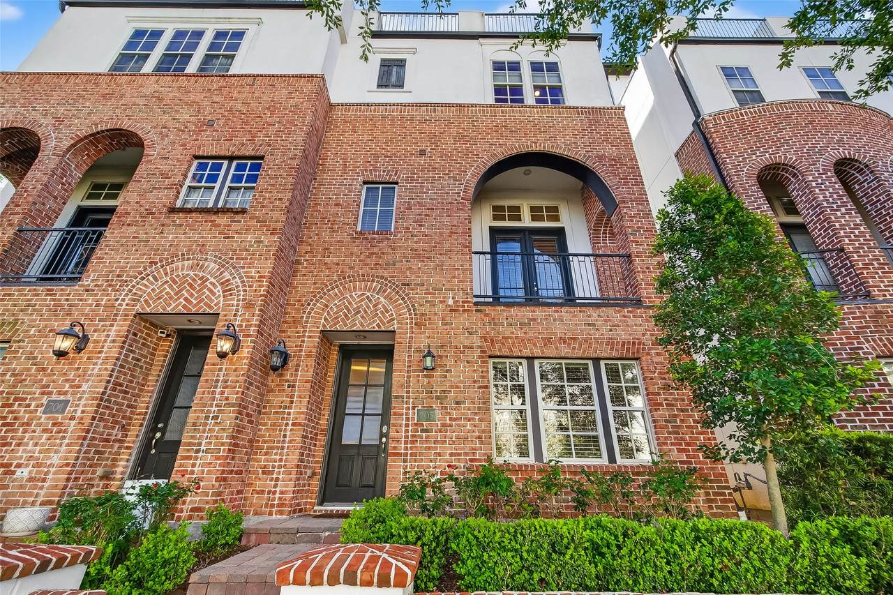 705 Delano Street - Photo 1