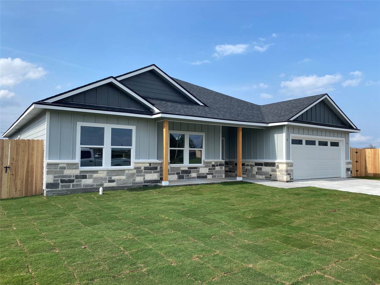 605 Cactus Street - Photo 1