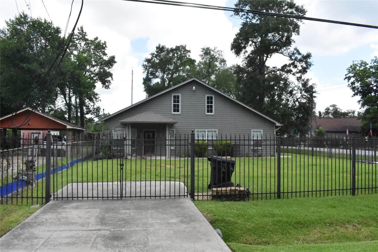8535 Parkette Drive - Photo 1