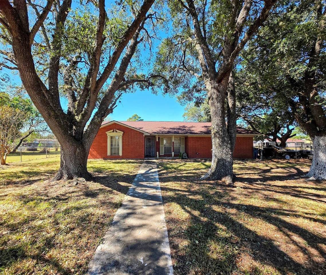 1305 2nd Street - Photo 1
