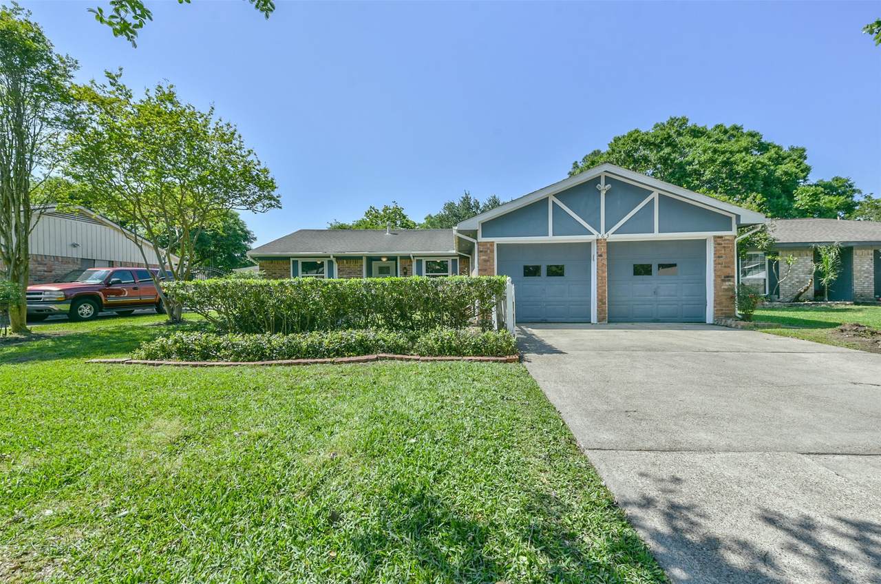 863 Seamaster Drive - Photo 1