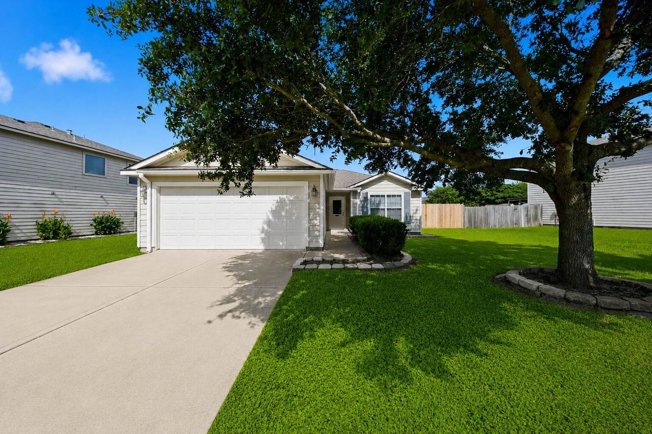 6906 Rambling Brook Lane - Photo 1