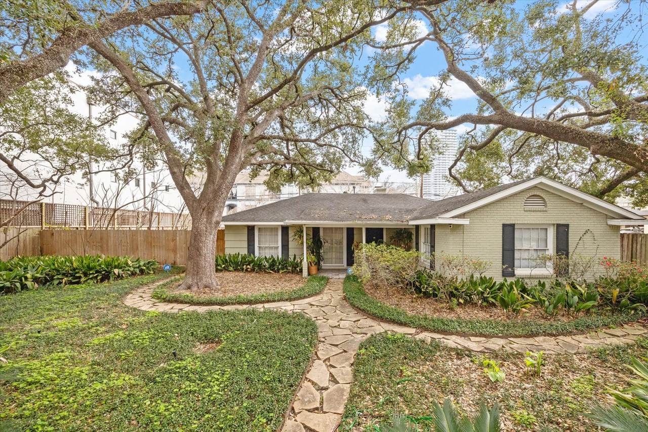 2739 Drexel Drive - Photo 1