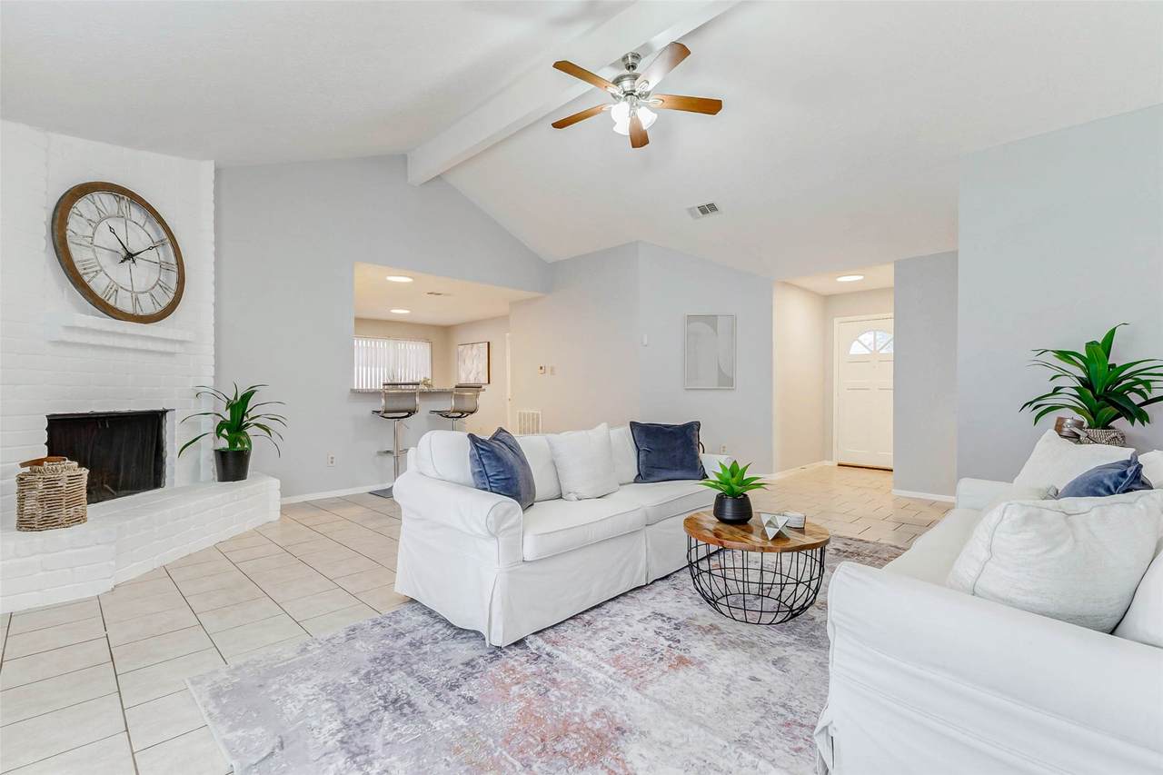 213 Willoughby Drive - Photo 1