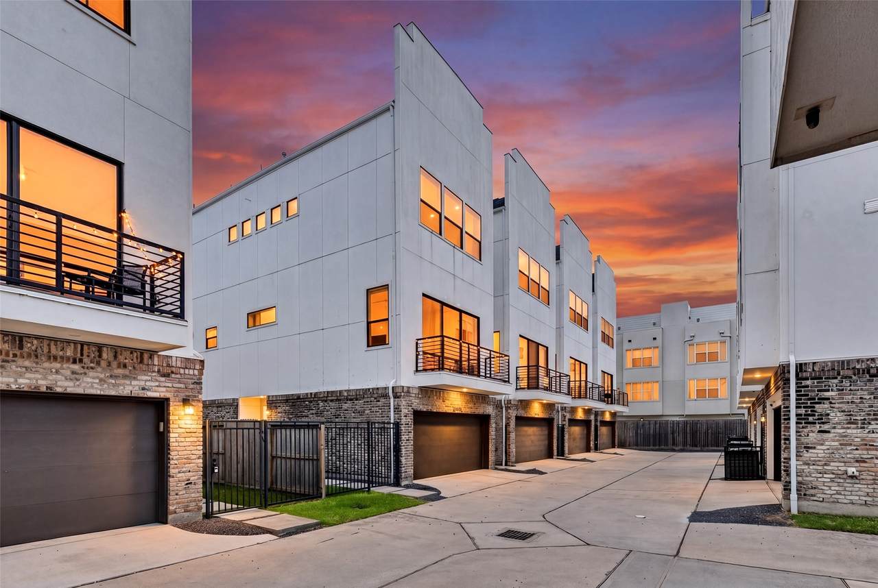 5707 Larkin Street - Photo 1