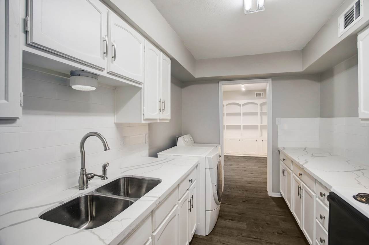 353 Post Oak Lane Lane - Photo 1