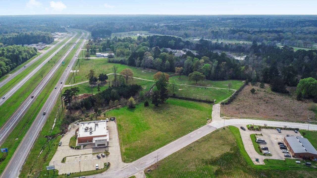 003 W Park Drive - Photo 1