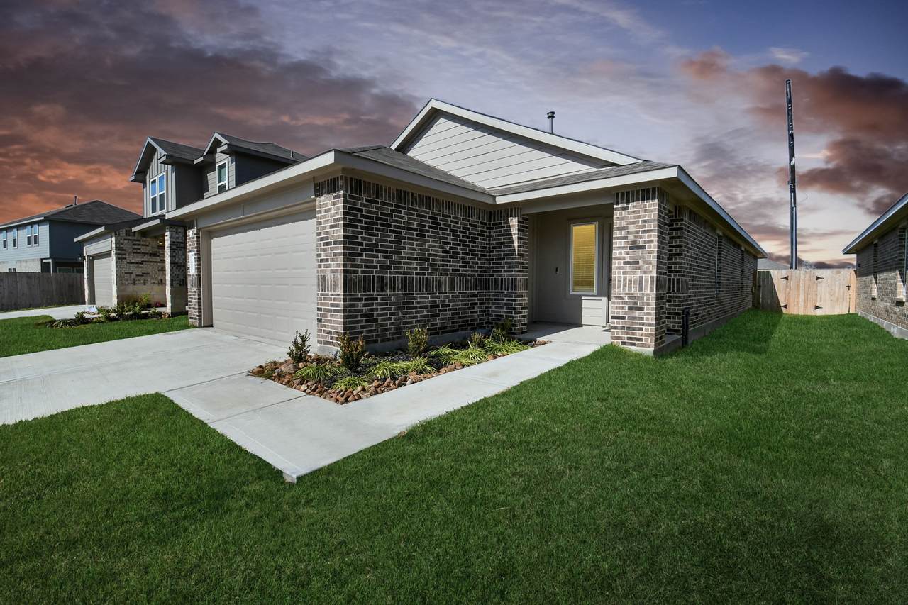 5315 Castlebury Meadows Drive - Photo 1