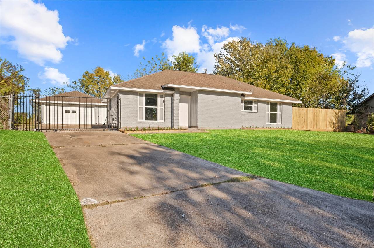 10558 Pleasanton Drive - Photo 1