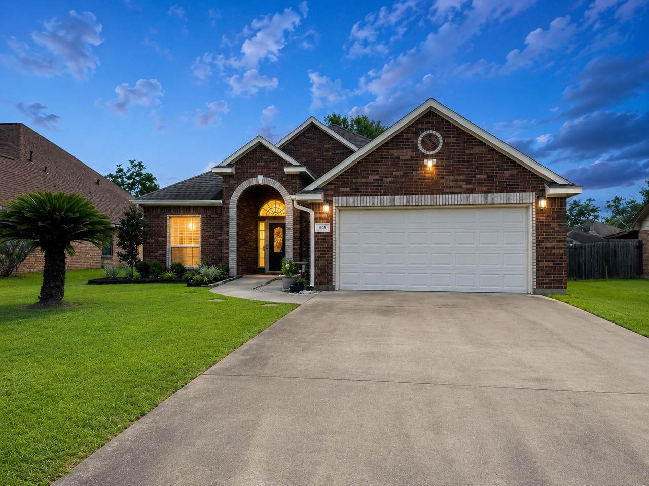 519 Oleander Street - Photo 1