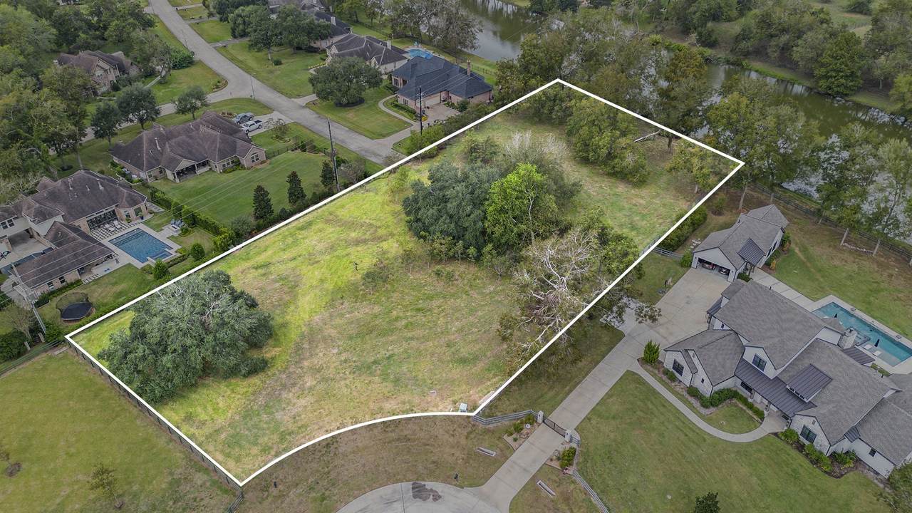 30703 Riverlake Road - Photo 1