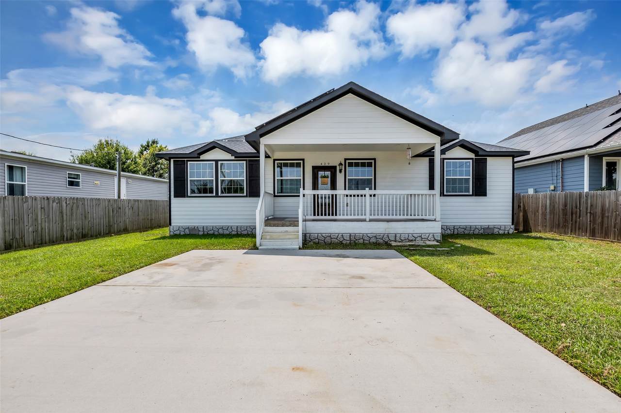 429 Road 5107 - Photo 1