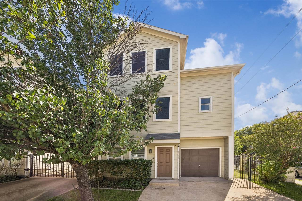 1821 Lewis Street - Photo 1