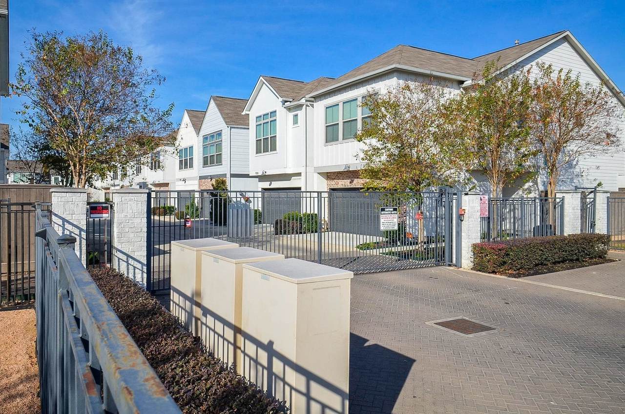 1103 Fuschia Road - Photo 1