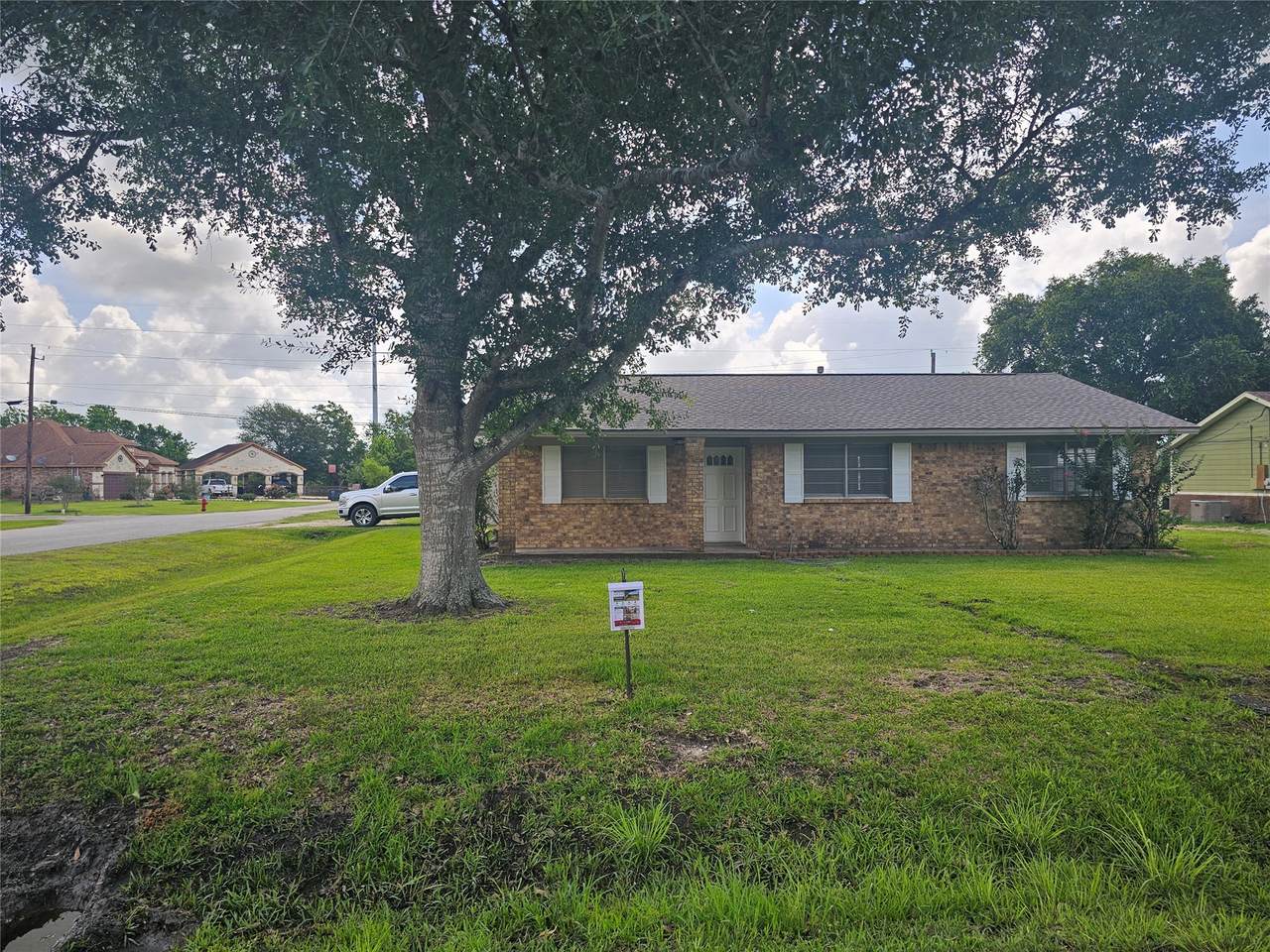 120 Ronald Avenue - Photo 1