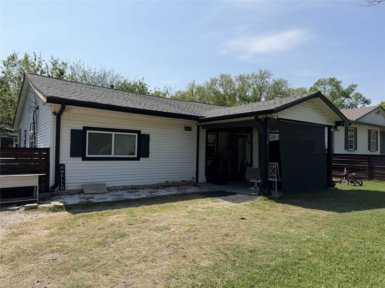 4710 9th Street - Photo 1
