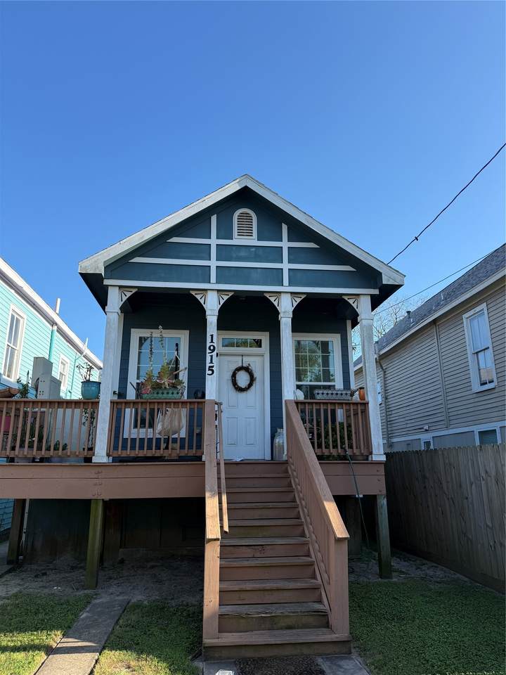 1915 Ursuline Street - Photo 1