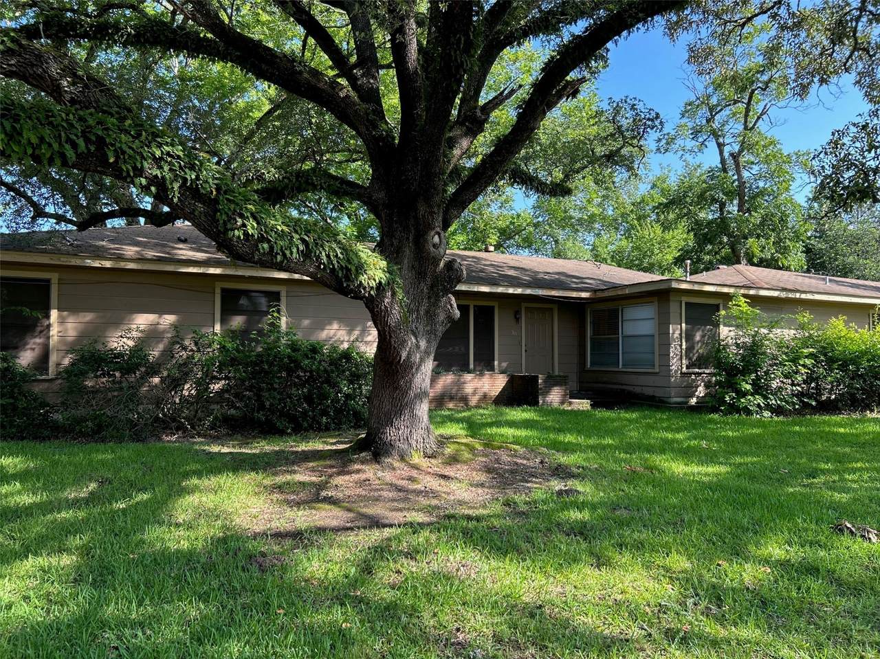 315 Marsh Drive - Photo 1