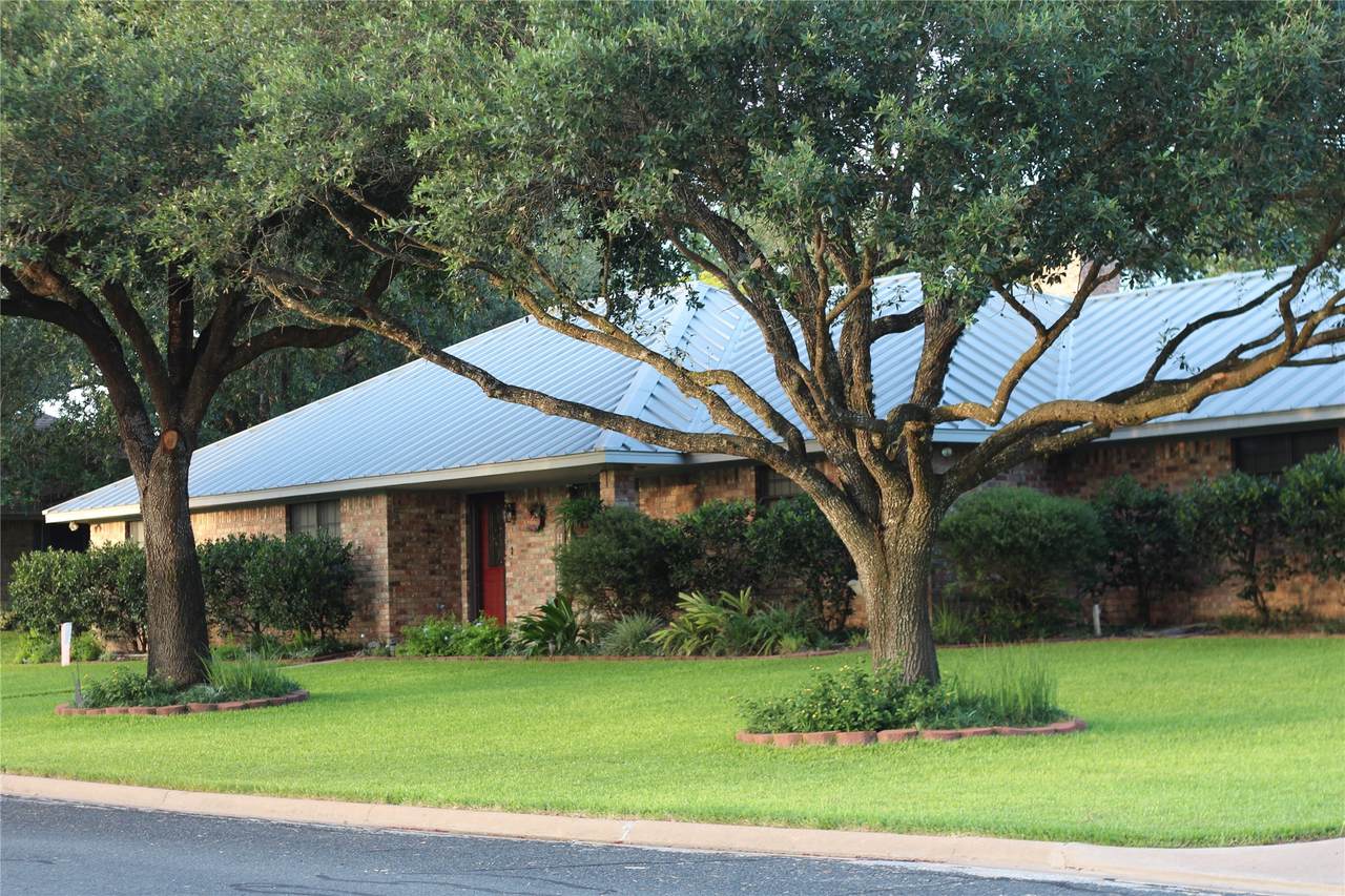 108 Meadow Drive - Photo 1