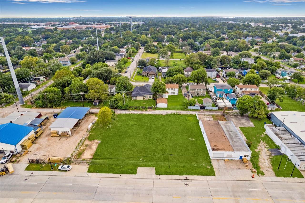 1302 Texas Avenue - Photo 1