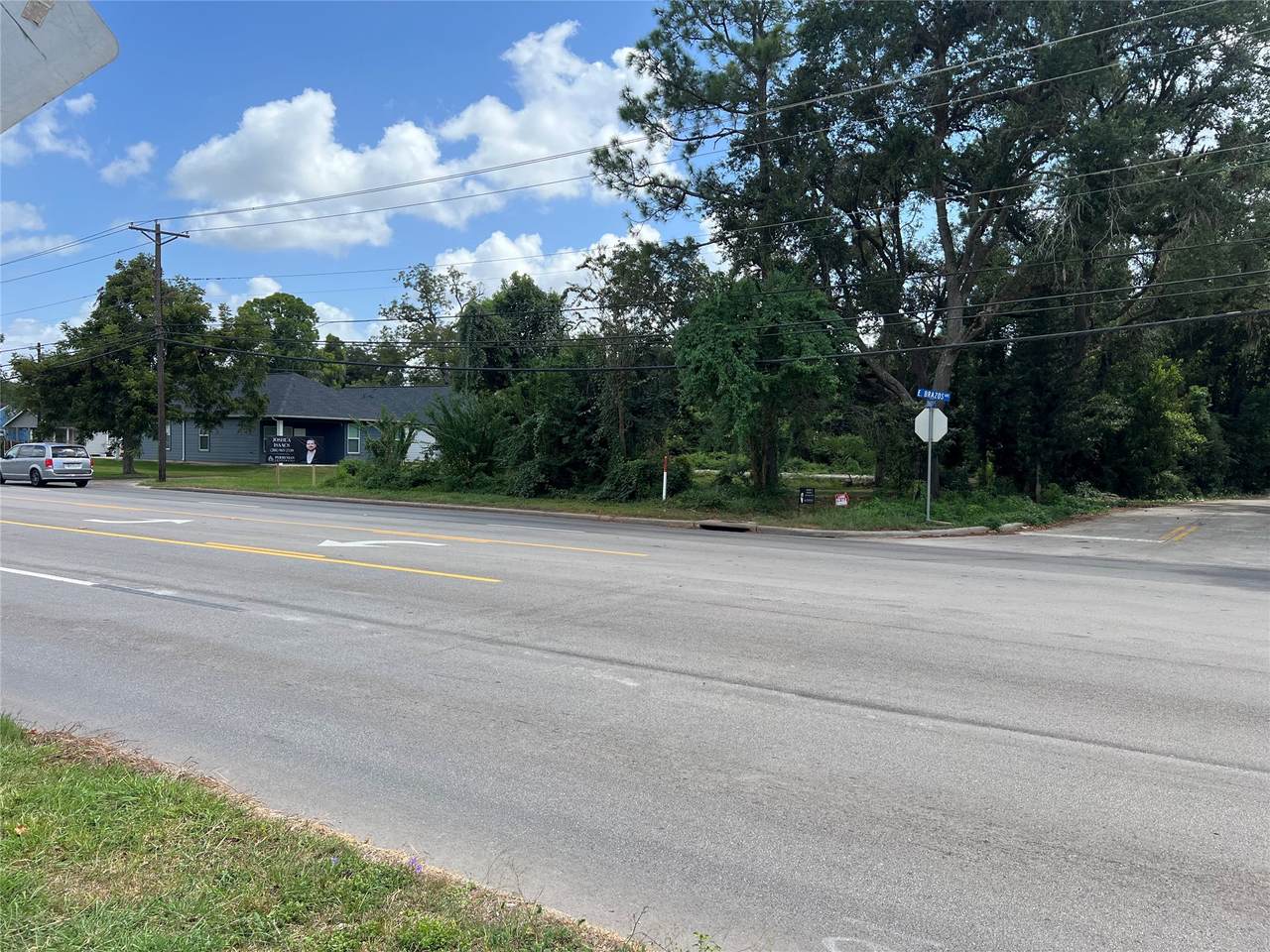 701 E Brazos Avenue - Photo 1
