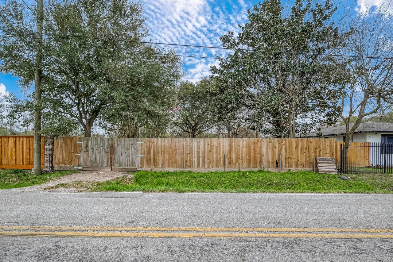 5206 Denmark Street - Photo 1