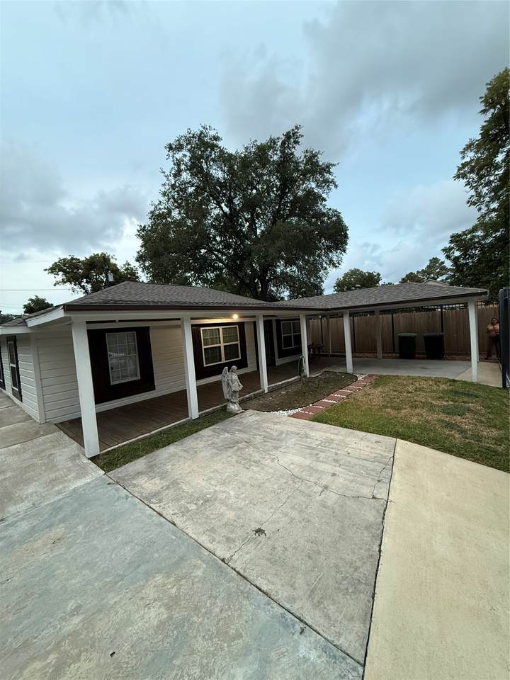 430 Sedgwick Drive - Photo 1