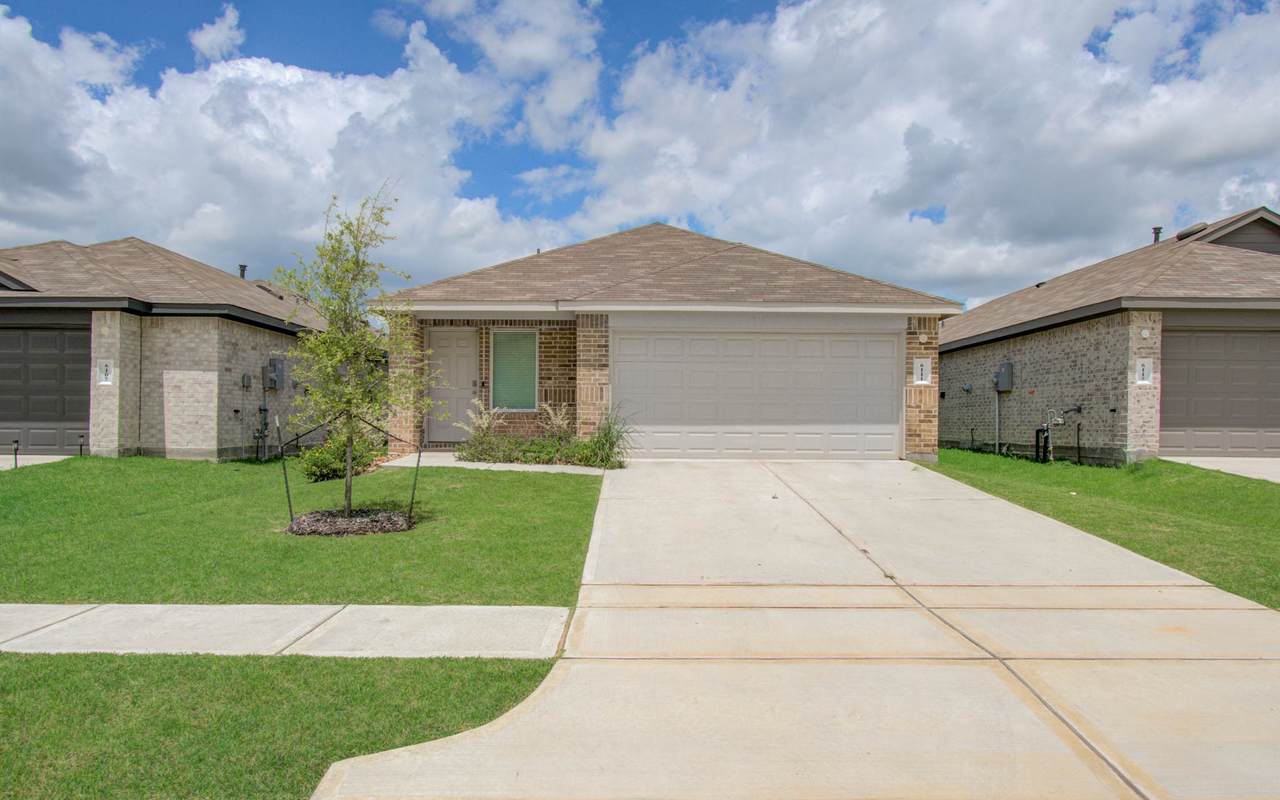 6111 Grove Of Pines St - Photo 1